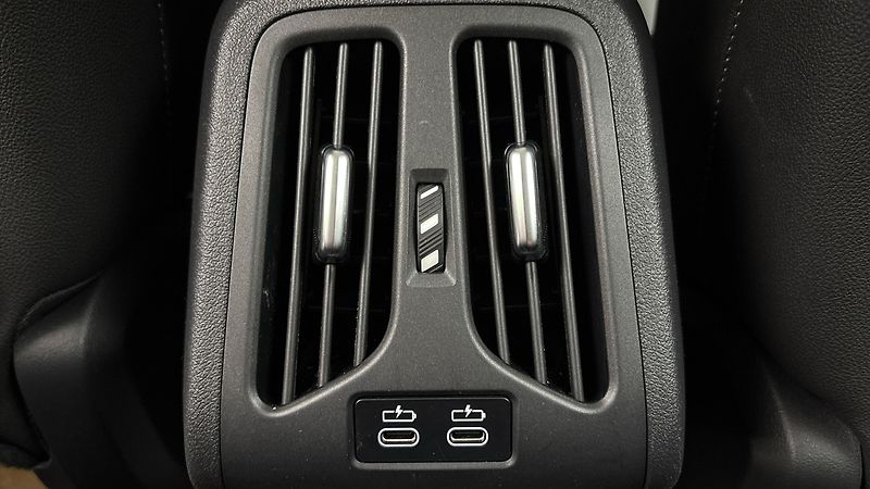 BMW Řada 2 218i AUT Luxury Line - fotka 21 z 27