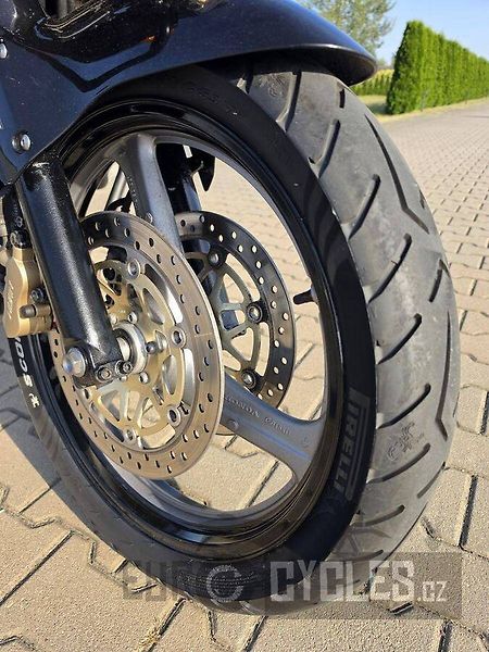 Honda XL 1000 V Varadero (2004) - fotka 5 z 17