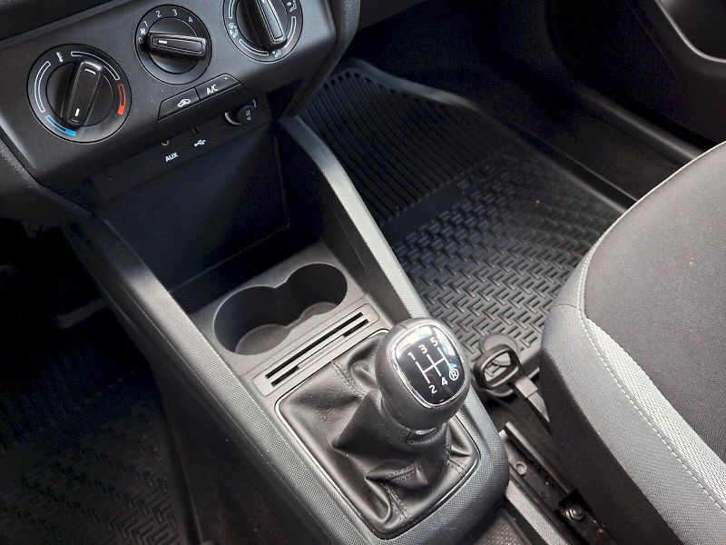 Škoda Fabia (2015) Ambition Plus 1,0Mpi 44kW - fotka 19 z 27