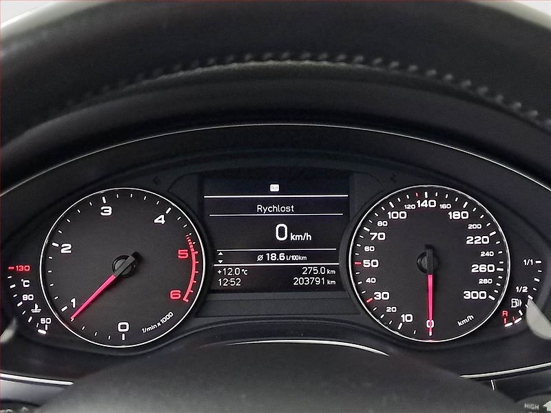 Audi A6 (2013) Design 2.0 TDI, Serv.kniha - fotka 11 z 18