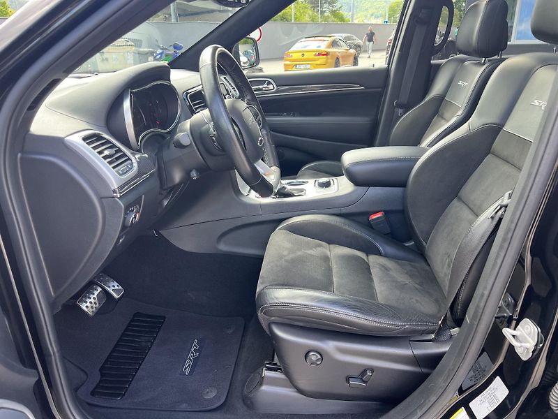 Jeep Grand Cherokee SRT 6.4 V8 HEMI - fotka 9 z 30
