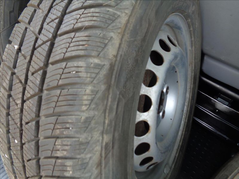 Volkswagen Transporter 1,9 - fotka 10 z 17