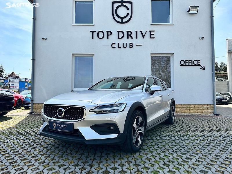 Volvo V60 CC/B4/AWD/NezT/TZ/H&K/Skladem - fotka 1 z 17