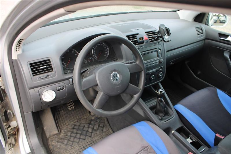 Volkswagen Golf 1,4 i  DIG. KLIMA, ČR - fotka 10 z 22