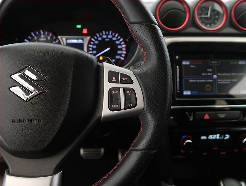 Suzuki Vitara (2015) Elegance 1.4 BoosterJet, 4X4 - fotka 19 z 23