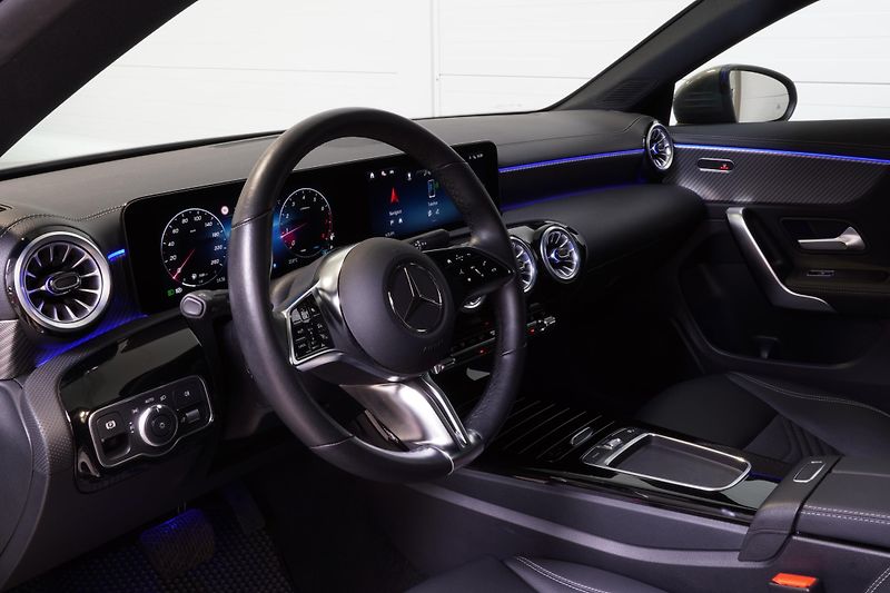 Mercedes-Benz CLA 180,NZ.TOPENÍ,VYHŘÍVANÝ VOLANT - fotka 13 z 30