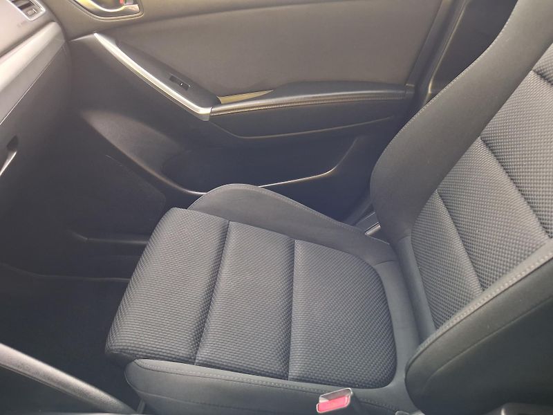 Mazda CX-5 (2016) 2,2 SKYACTIV 4x4 NAVI SERVISKA - fotka 29 z 37
