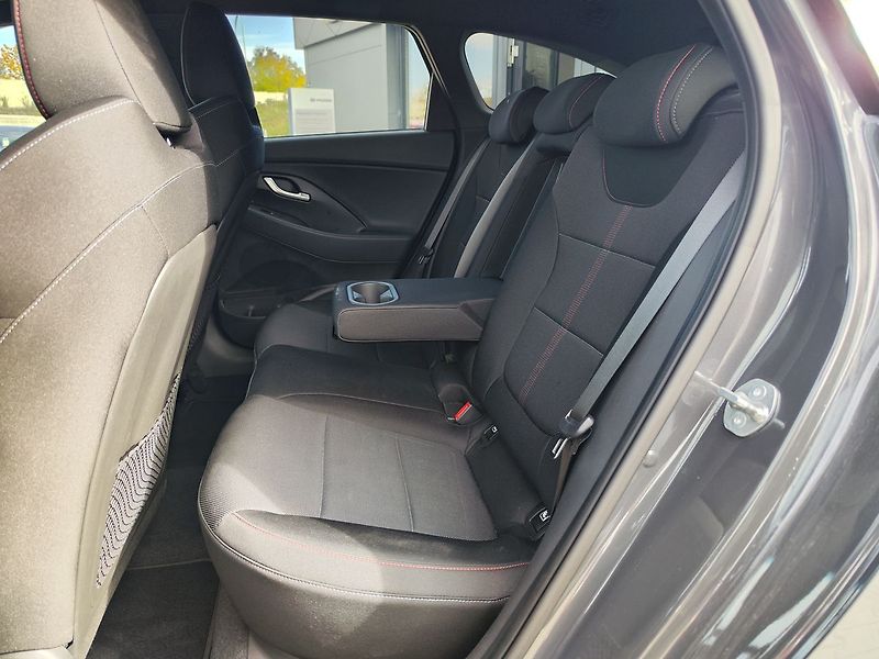 Hyundai i30 1.5 T-GDI/103kW N-Line DCT - fotka 11 z 34