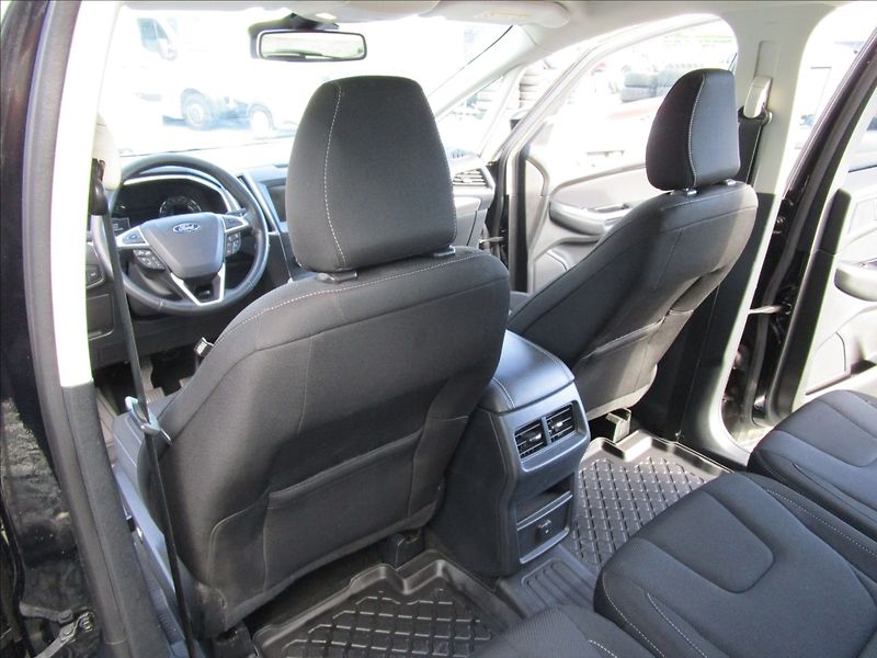Ford S-MAX 1.5 EcoBoost, aut. klima, LED - fotka 29 z 44