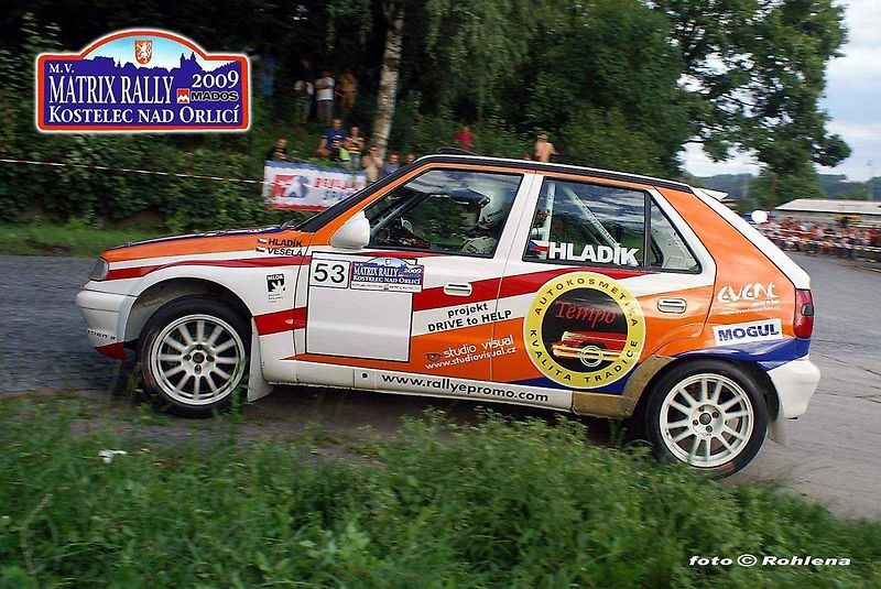 Jiří Hladík se svým zbrusu novým vozem Renault Clio Rally5 Phase II.
