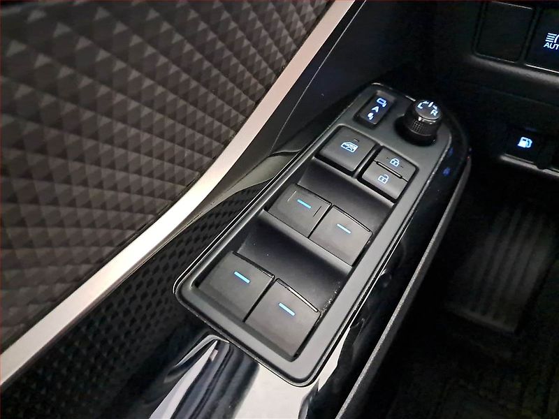 Toyota C-HR (2022) 1.8 Hybrid - fotka 17 z 17