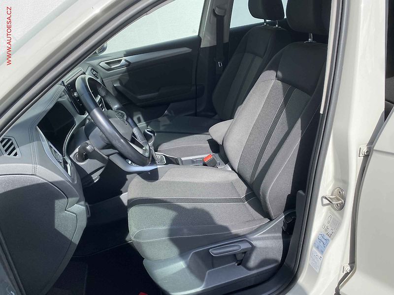 Volkswagen T-Roc (2022) 1.0 TSi, Life, LED, kamera - fotka 9 z 18