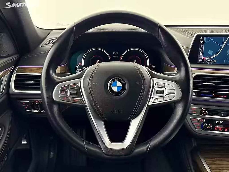BMW Řada 7 740d xDrive, 320PS/ČR/ZÁRUKA ! - fotka 13 z 25