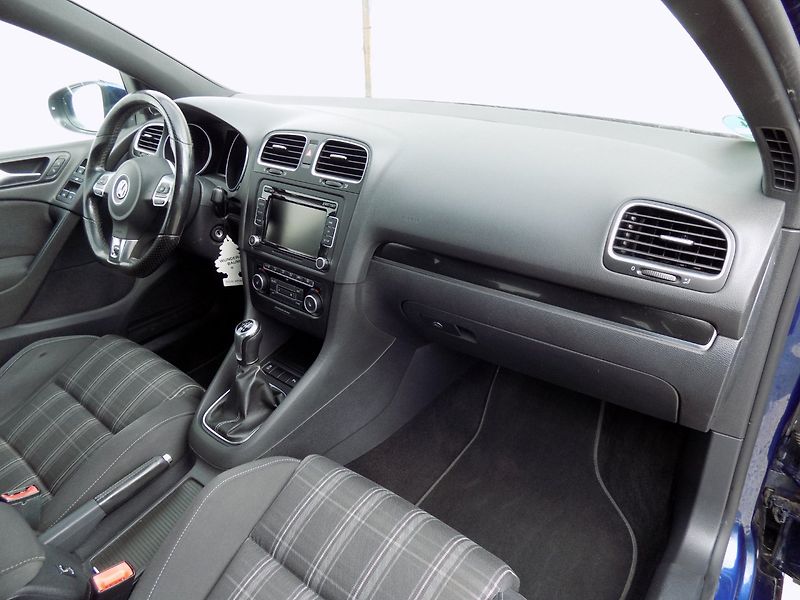 Volkswagen Golf (2012) 2.0 TDI/GTD/2.Maj/Klimatizace/ - fotka 16 z 45