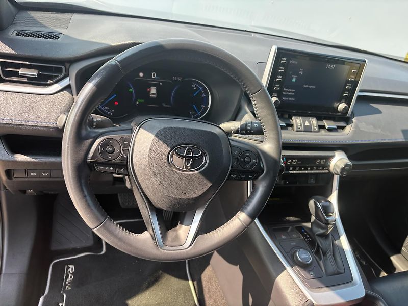 Toyota RAV4 2.5 HSD e-CVT AWD Selection - fotka 14 z 28
