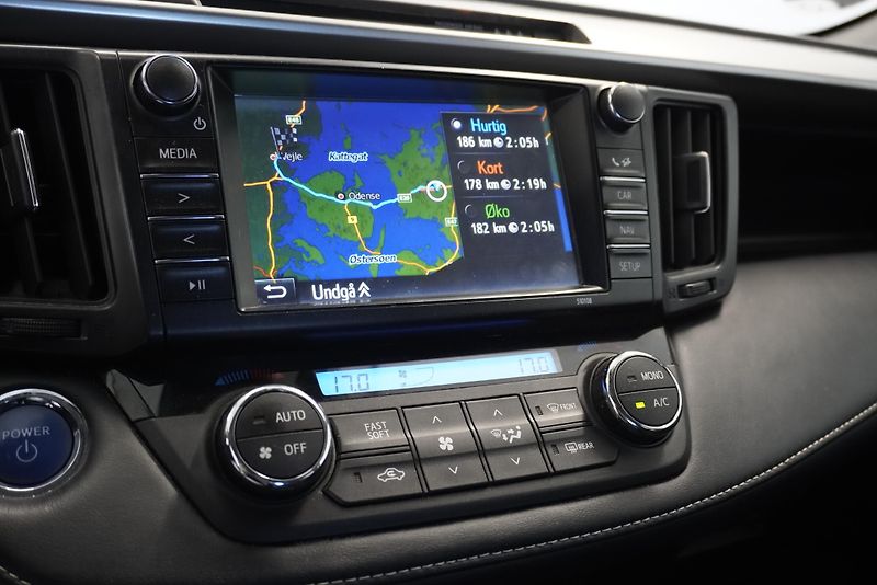 Toyota RAV4 2.5 HYBRID EXECUTIVE 4WD AUT. - fotka 16 z 28