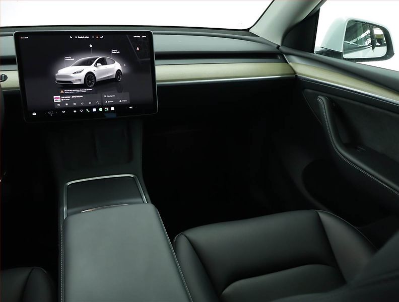 Tesla Model Y (2022) RWD LFP 60kWh, SoH 94% - fotka 8 z 19