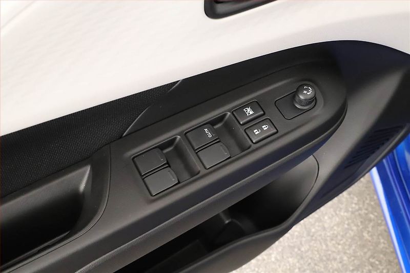 Suzuki Swift (2024) 1.2, Automat, ČR,1.maj - fotka 9 z 15