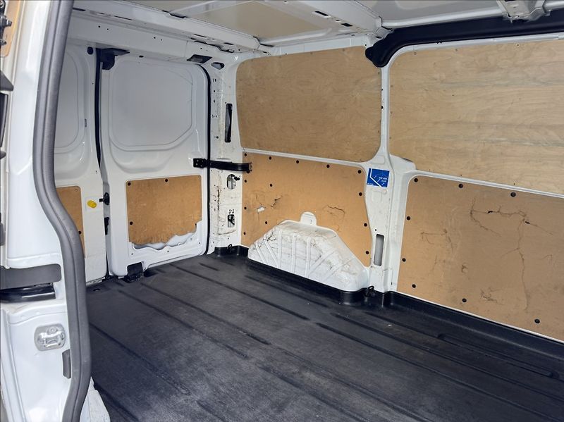 Ford Transit Custom 2,0 TDCi L1H1 DPH 1.maj ČR - fotka 21 z 50