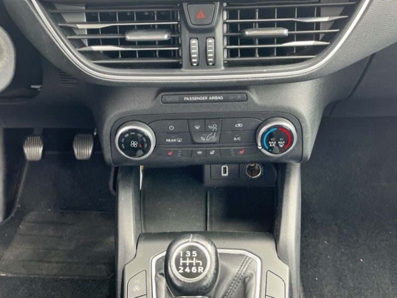 Ford Focus 1.0i,92KW, SERVISKA - fotka 11 z 14