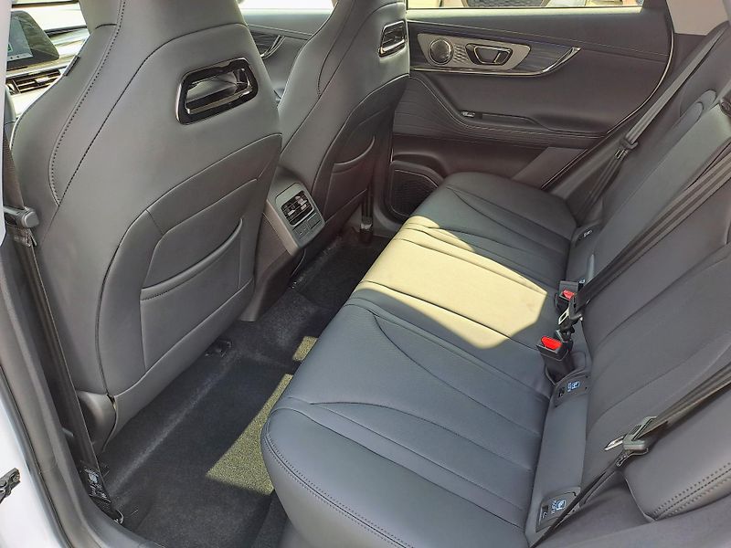 Omoda 5 (2026) Premium 1.6 TGDI DCT - fotka 18 z 19