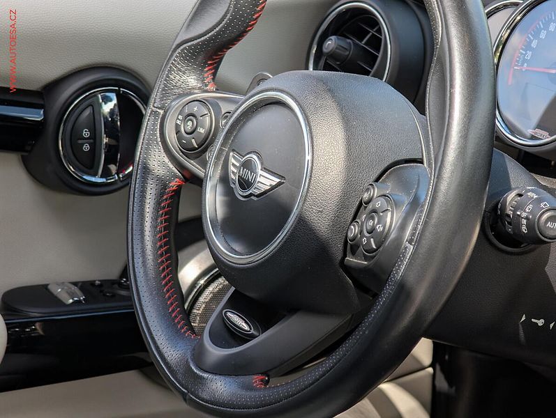 Mini Cooper (2016) 2.0i JCW, ČR, AT, LED, navi - fotka 17 z 23