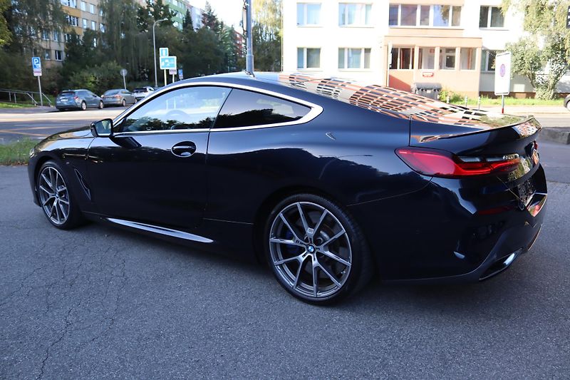 BMW Řada 8 BMW M850i xDrive Coupe - fotka 18 z 60