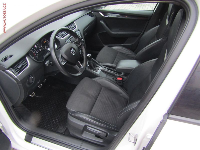 Škoda Octavia (2014) 2.0TDi, ČR, bixen, autoAC - fotka 9 z 16