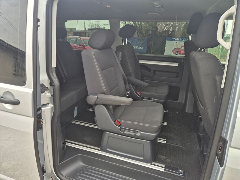 Volkswagen Multivan 2,0 TDI DSG 110kW, 7míst, tažn - fotka 10 z 21