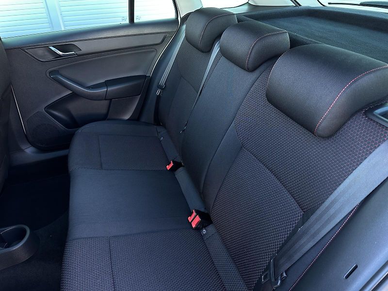 Škoda Rapid 1.4TSi DSG Spaceback USB Bi-Xe - fotka 27 z 32
