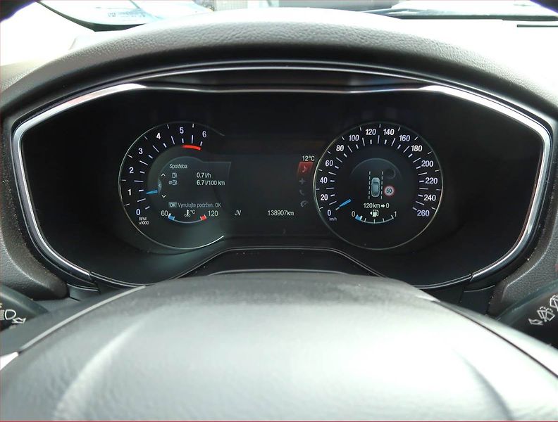 Ford Mondeo (2019) 2.0 TDCI, Navi, Tempomat - fotka 11 z 16