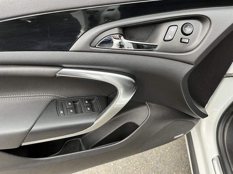 Opel Insignia (2015) 2.0 CDTi, NOVÉ ČR - fotka 31 z 33