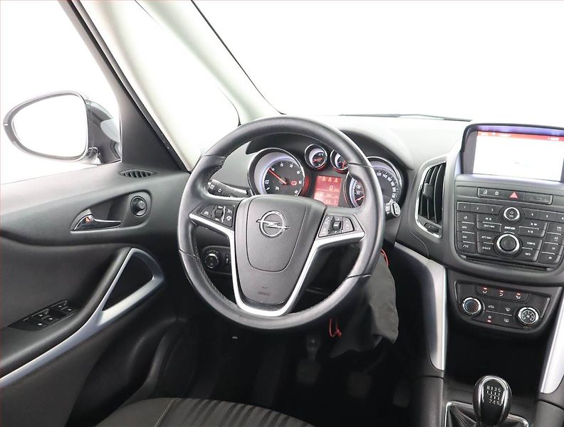 Opel Zafira (2014) 1.6 CDTI, Navi, Tempomat - fotka 7 z 21
