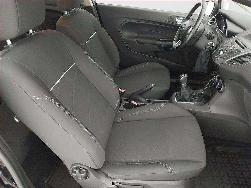 Ford Fiesta (2015) 1.25 - fotka 9 z 15