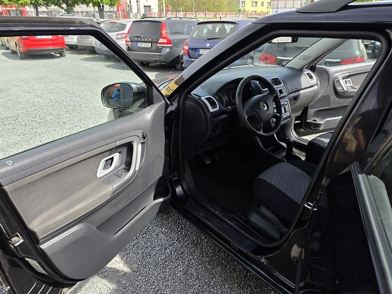 Škoda Fabia 1.4 TDI Parkovací senzory  - fotka 10 z 21