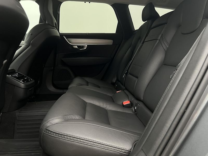 Volvo V90 T5 AWD PLUS AUT - fotka 6 z 44