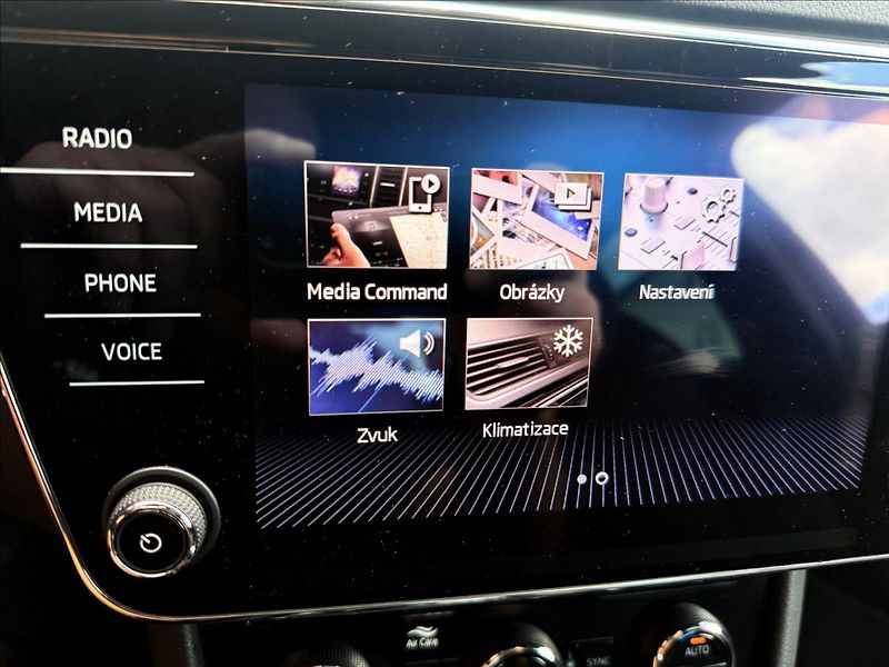 Škoda Superb 2,0 TDi 4x4 DSG SportLine - fotka 20 z 34