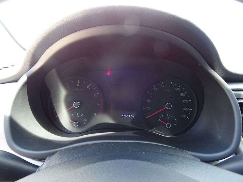 Kia Rio (2019) 1.2i,61kW,1majČR,S.kni,klima - fotka 9 z 21