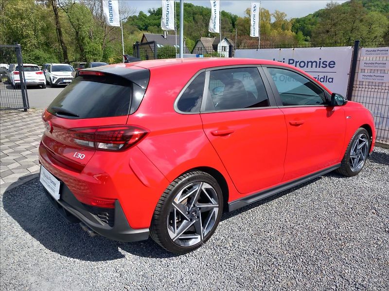 Hyundai i30 1,5 T-GDi N-LINE - fotka 8 z 26