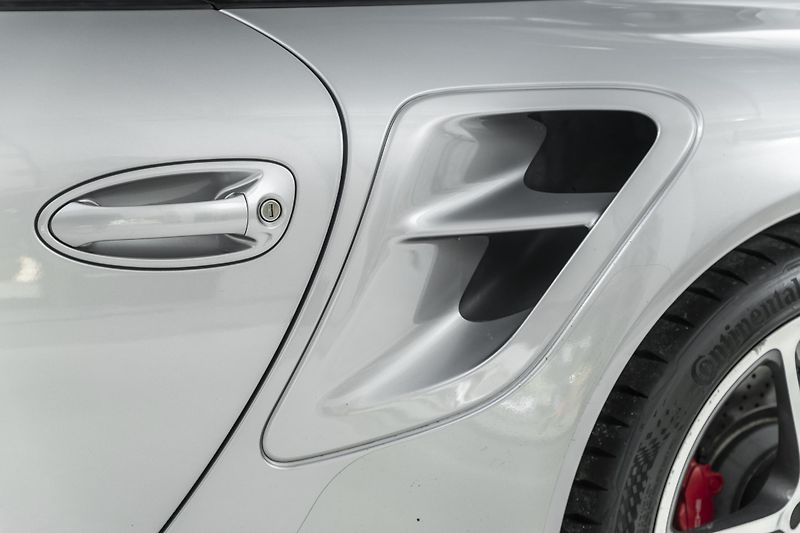 Porsche 911 911 Turbo Coupé*Bose - fotka 51 z 51