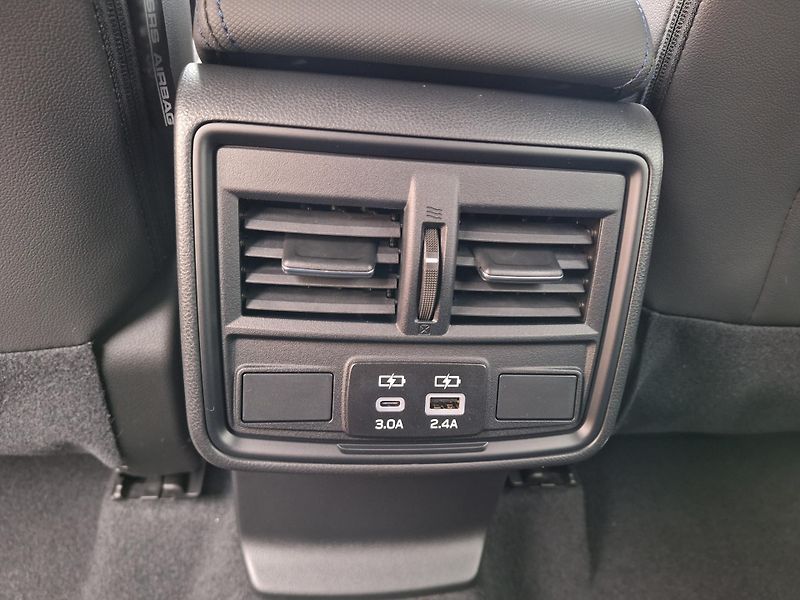 Subaru Forester (2026) Comfort s NAVI -65.000 Kč - fotka 8 z 21