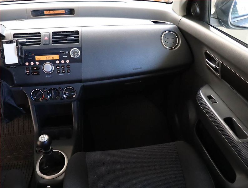 Suzuki Swift (2008) 1.3 i, 4X4, Serv.kniha, Tažné - fotka 8 z 19