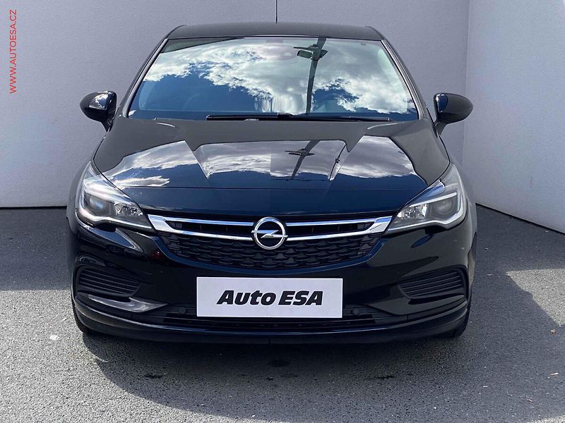 Opel Astra (2018) 1.4T, Navi, +kola - fotka 2 z 20