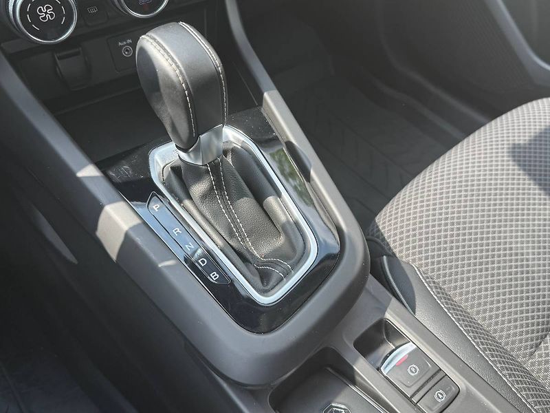 Renault Arkana (2022) 1.6 E-Tech 105 kW Intense - fotka 16 z 26