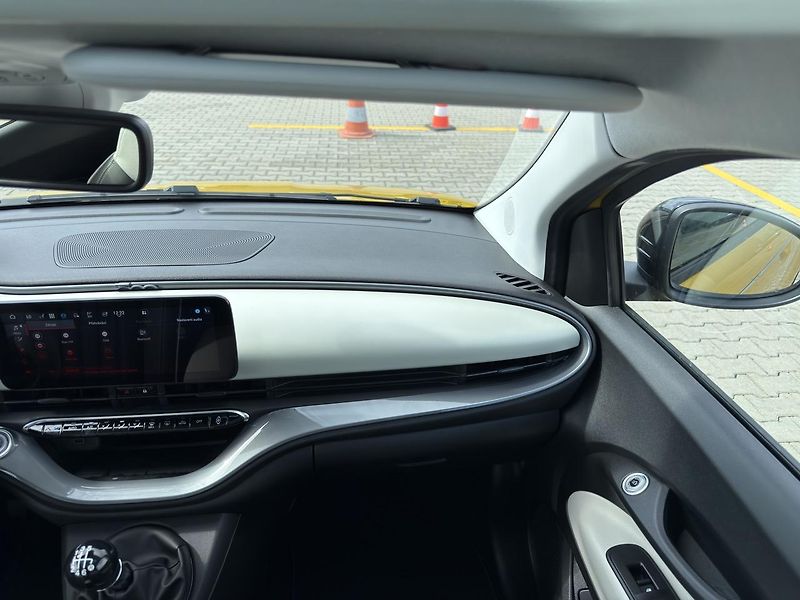 Fiat 500 (2026) Hybrid La Prima Hatchback 1.0  - fotka 22 z 24