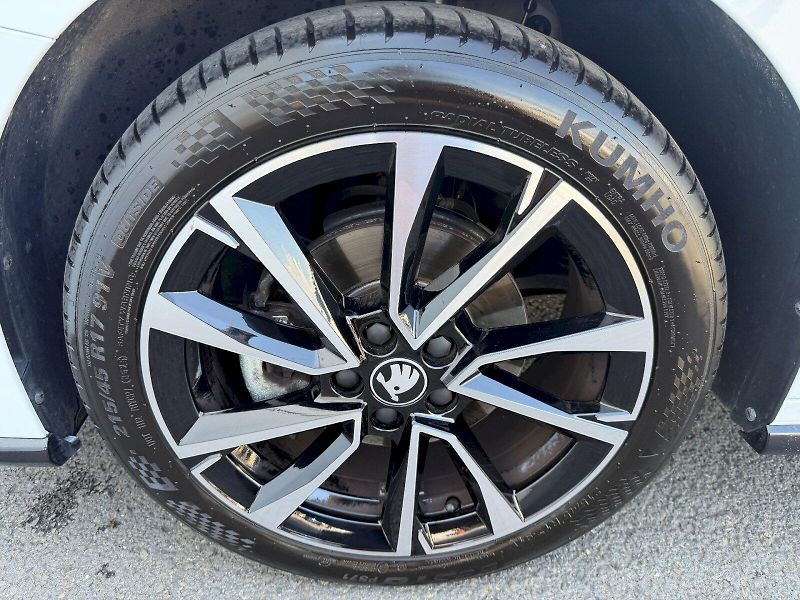 Škoda Fabia (2025) 1.0TSI 85kW DSG Monte Carlo - fotka 35 z 35