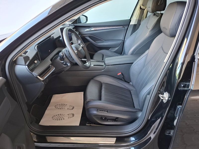 Škoda Superb (2025) L&K TD 142/2.0 A7A - fotka 13 z 30