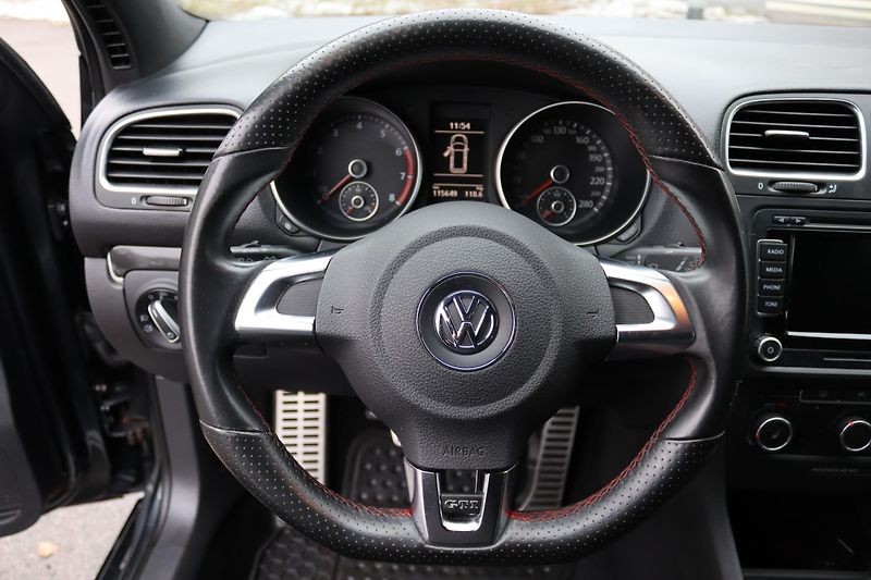 Volkswagen Golf GTI 2.0TSI 147kW - fotka 25 z 47