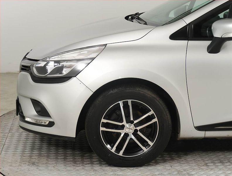 Renault Clio (2018) 0.9 TCe, ČR,1.maj, Serv.kniha - fotka 14 z 19
