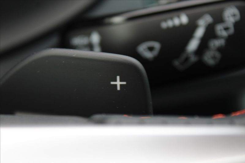 Seat Ateca 2,0 TDI  ČR,1.MAJ,A/T,4x4,FR - fotka 28 z 41